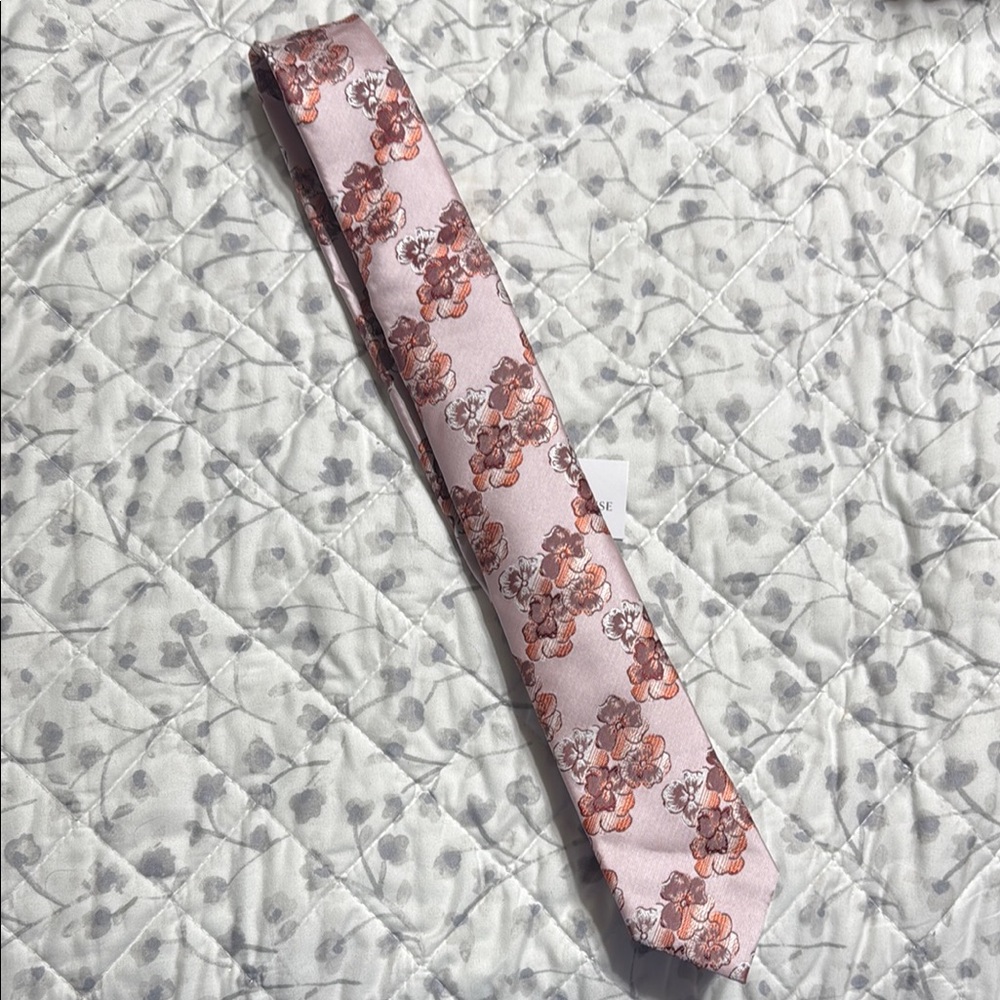Elegant Floral Pink Tie